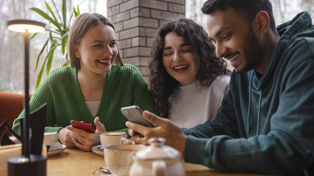 online giving social media